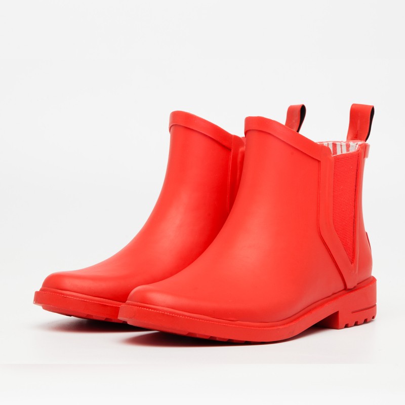 China RB-003 ankle fashion red rubber rain boots manufacturer