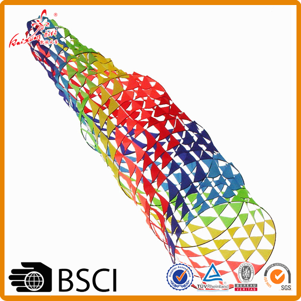 カイト工場からの大きなウインドカラフルなカイト