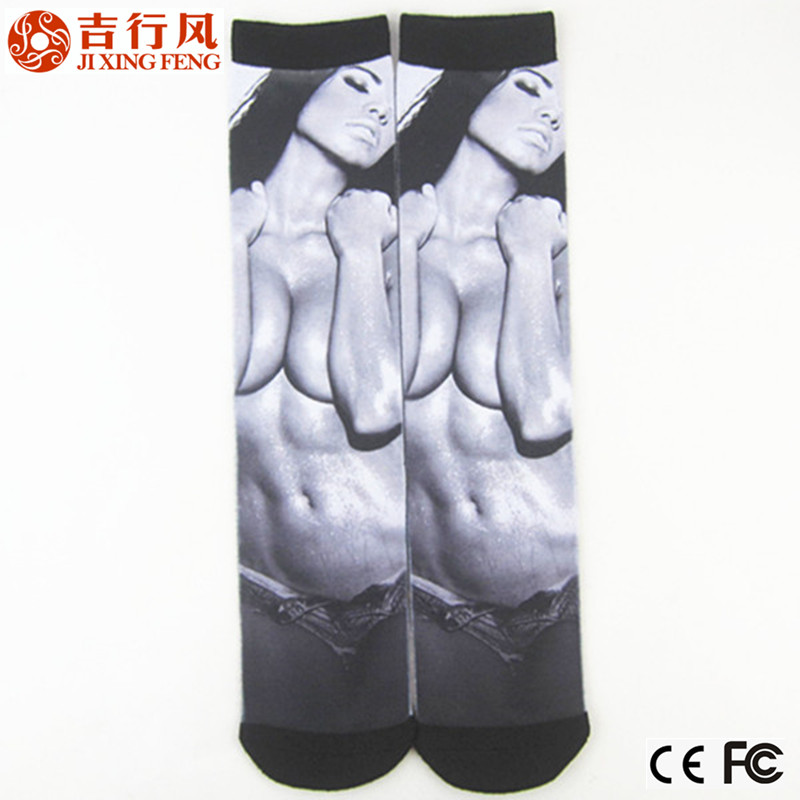 中国 定制流行款式的性感女孩图片印刷的袜子，中国制造 制造商