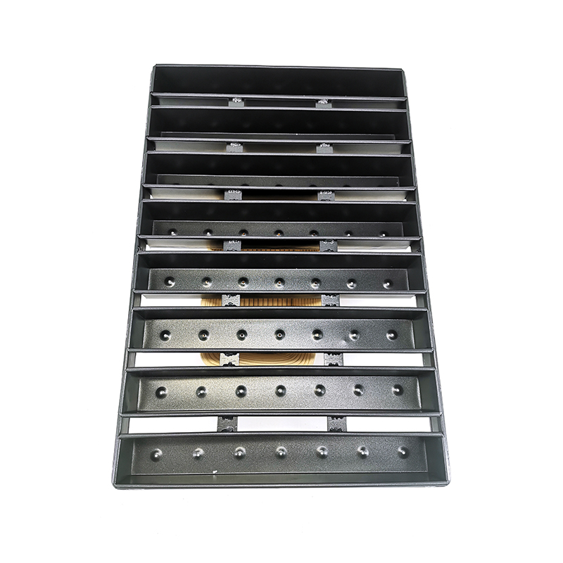 8 Strap Loaf Bread Pan Set