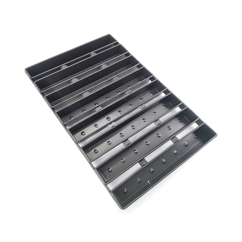 8 Strap Loaf Bread Pan Set