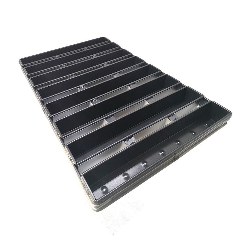8 Strap Loaf Bread Pan Set