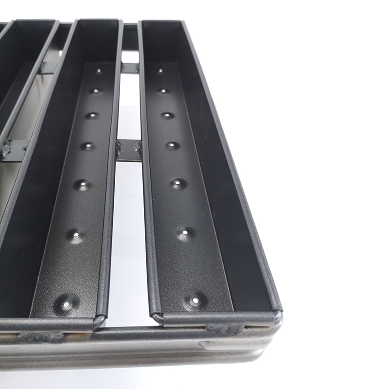 8 Strap Loaf Bread Pan Set