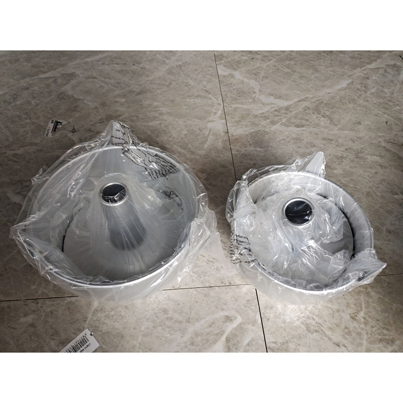 Detachable Aluminum Bundt Cake Pan with Feet