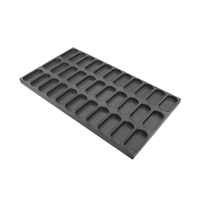 قالب مستطيل مع جوانب قوسية قليلاً