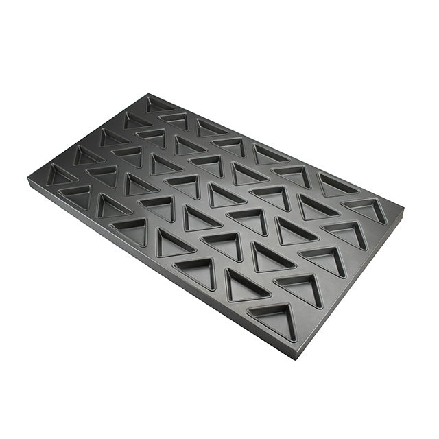 الثلاثي متعدد العفن صينية